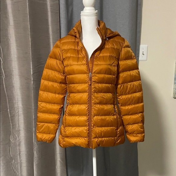 32 Heat Lightweight Packable Down
Puffer Jacket Coat Size S
Detachable Hood - Picture 1 of 6